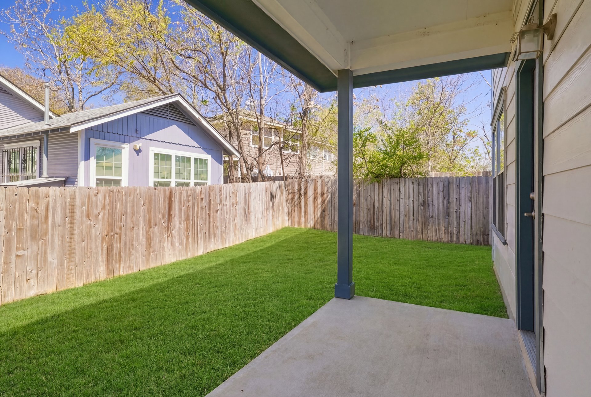 main property photo 30