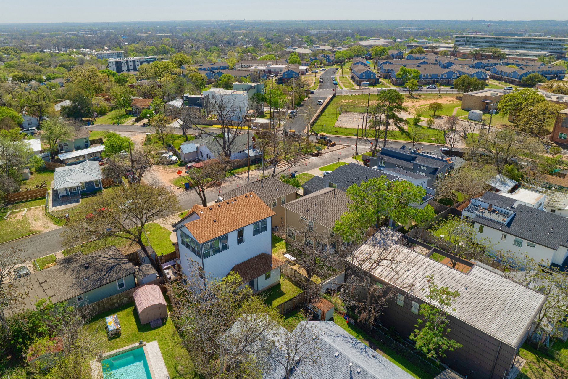 main property photo 33