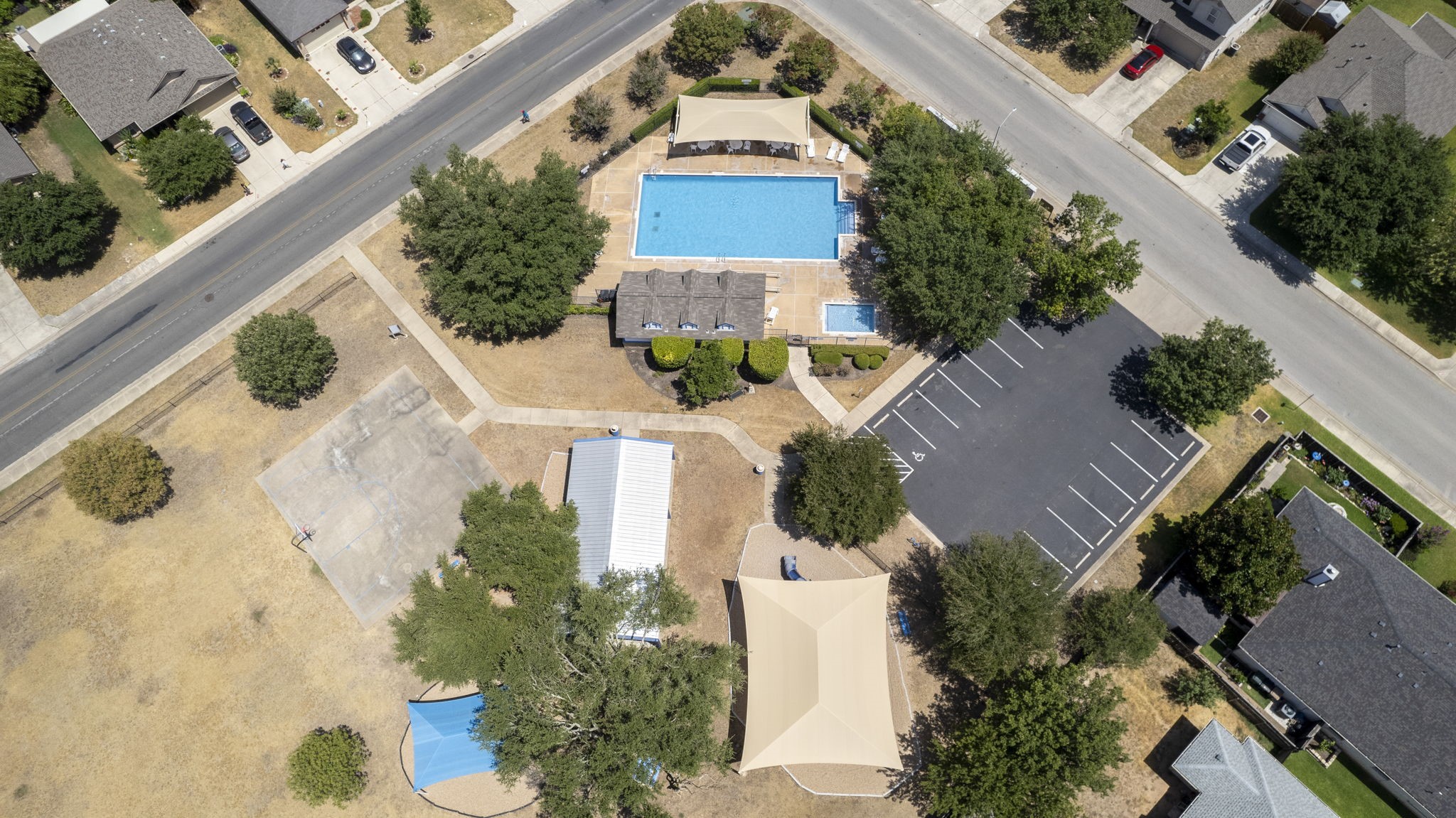 main property photo 32