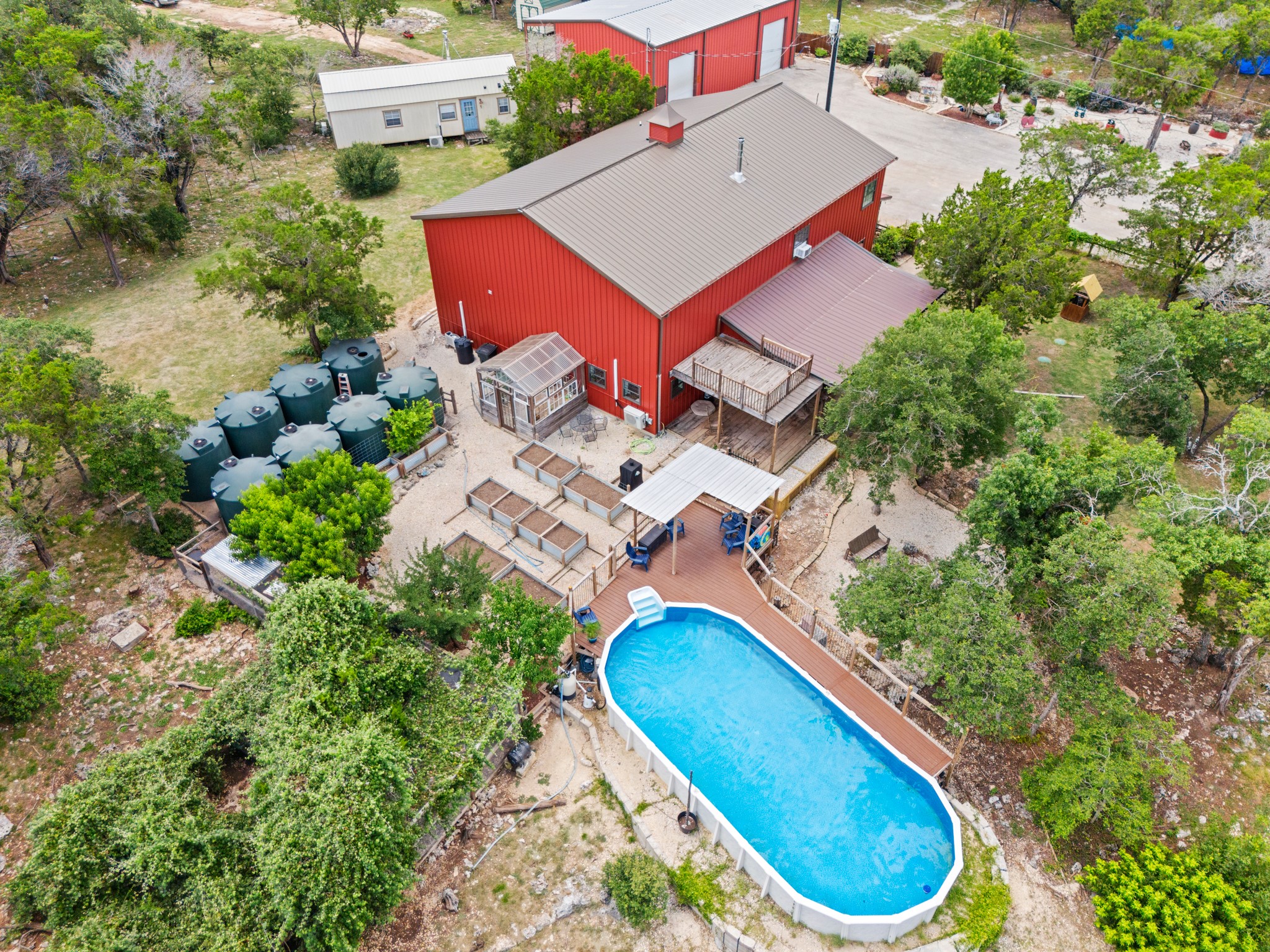 main property photo 35