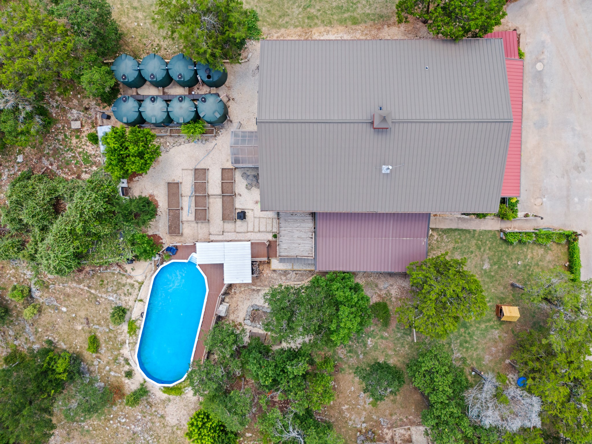 main property photo 36