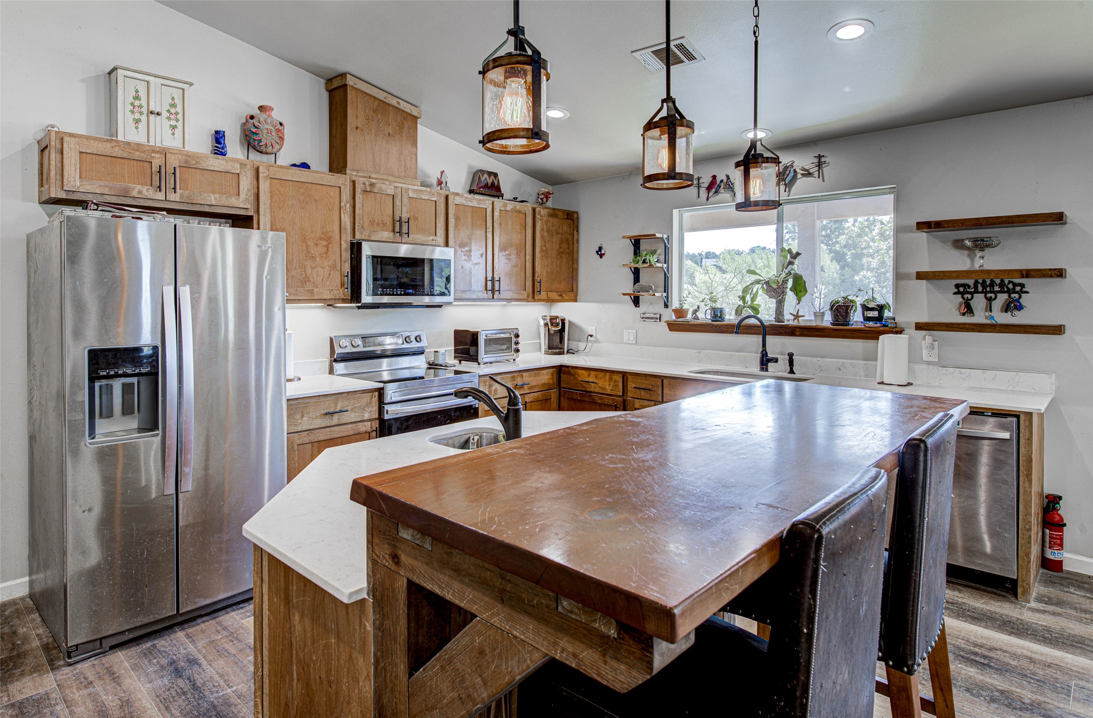 main property photo 10