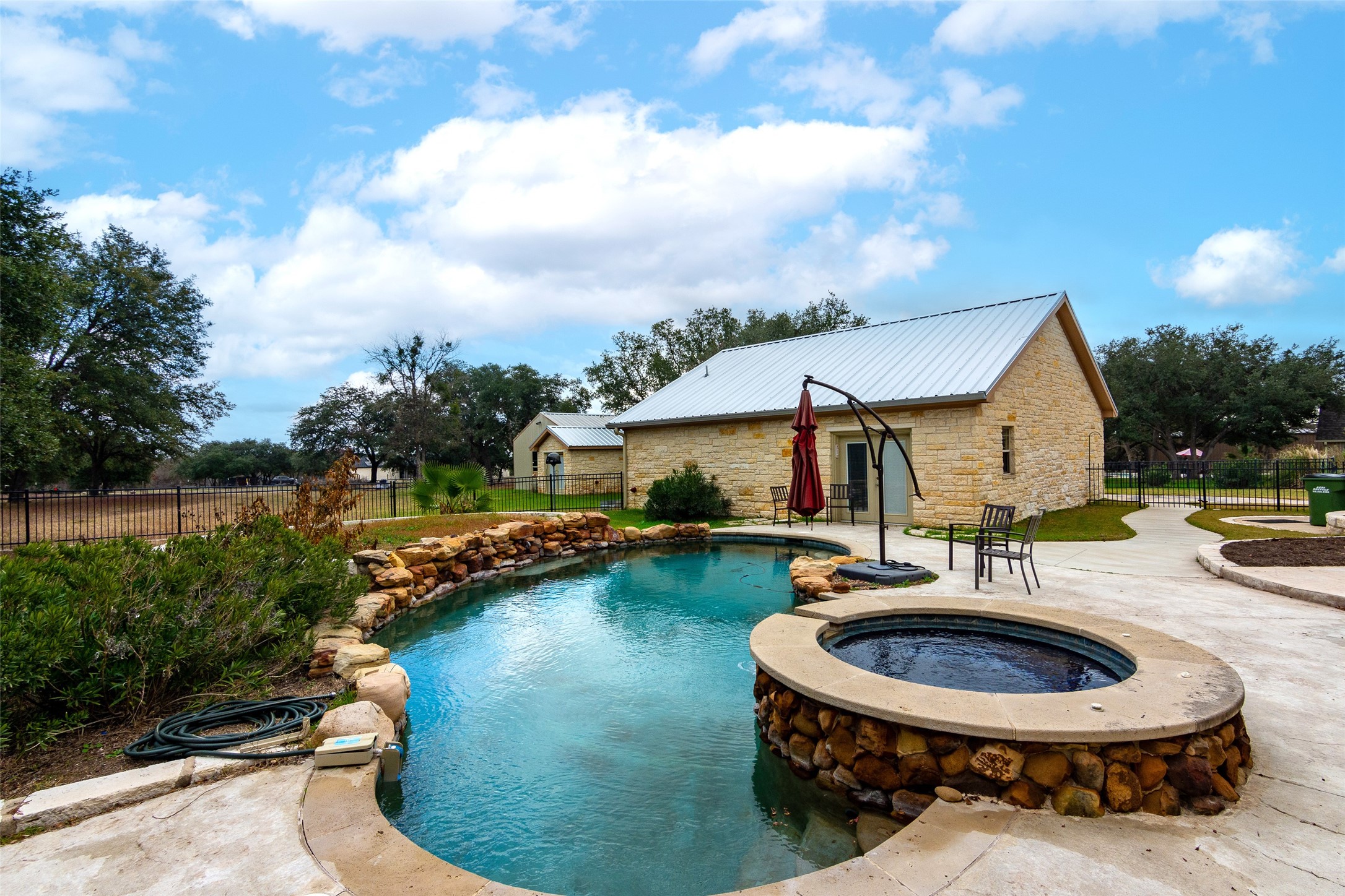 main property photo 26