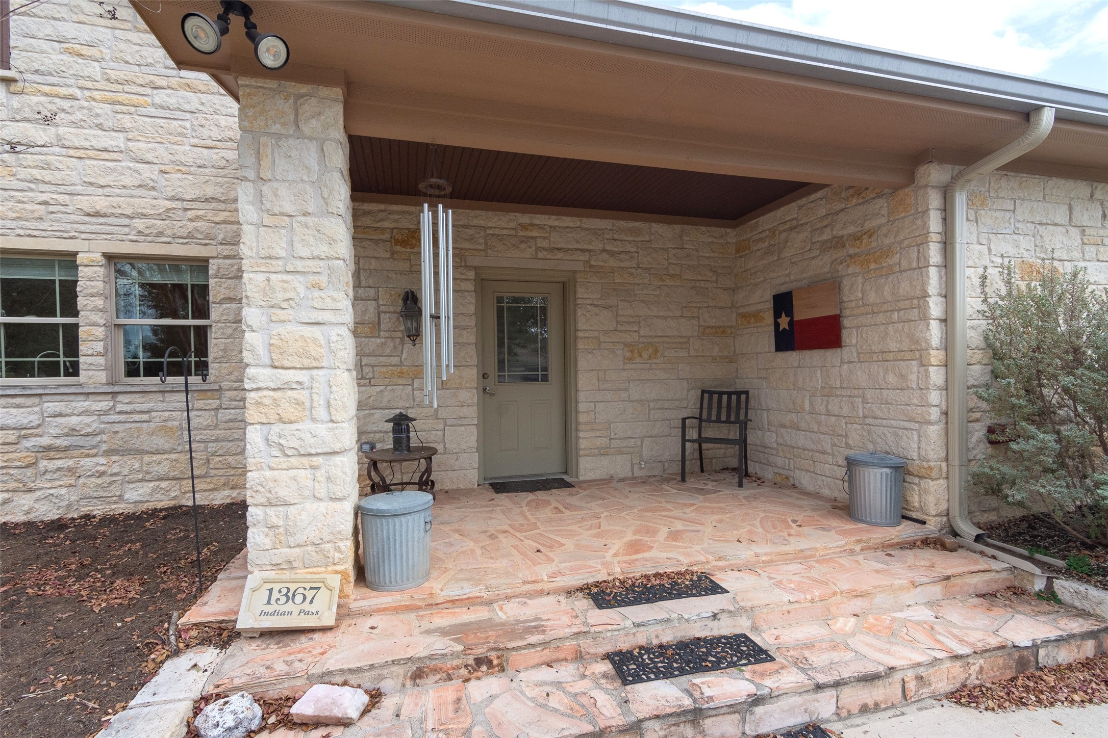 main property photo 28