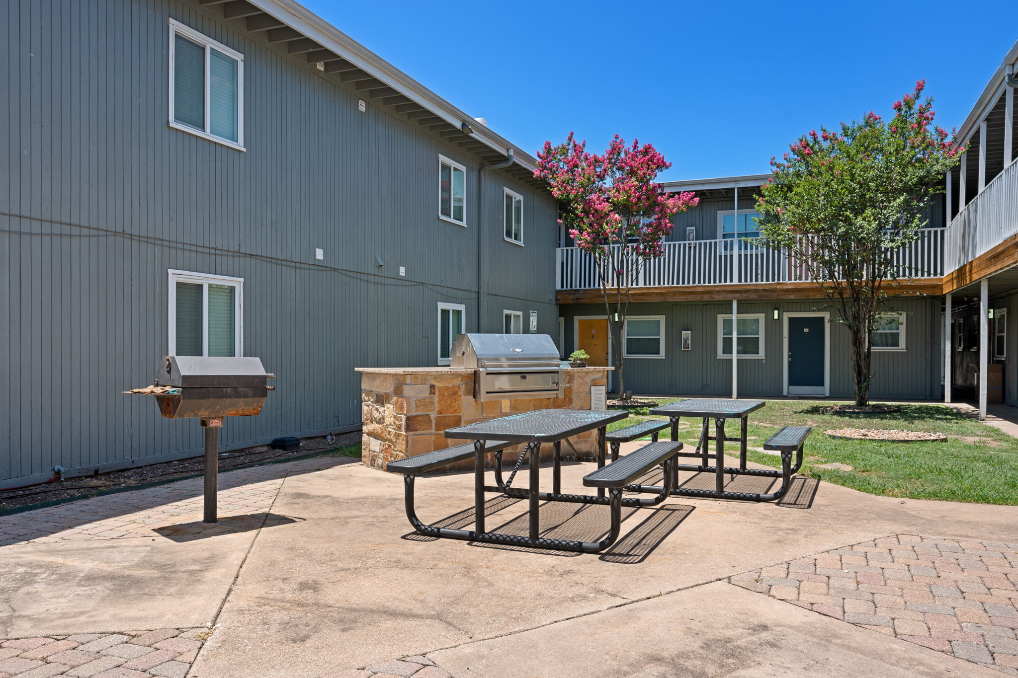 main property photo 13