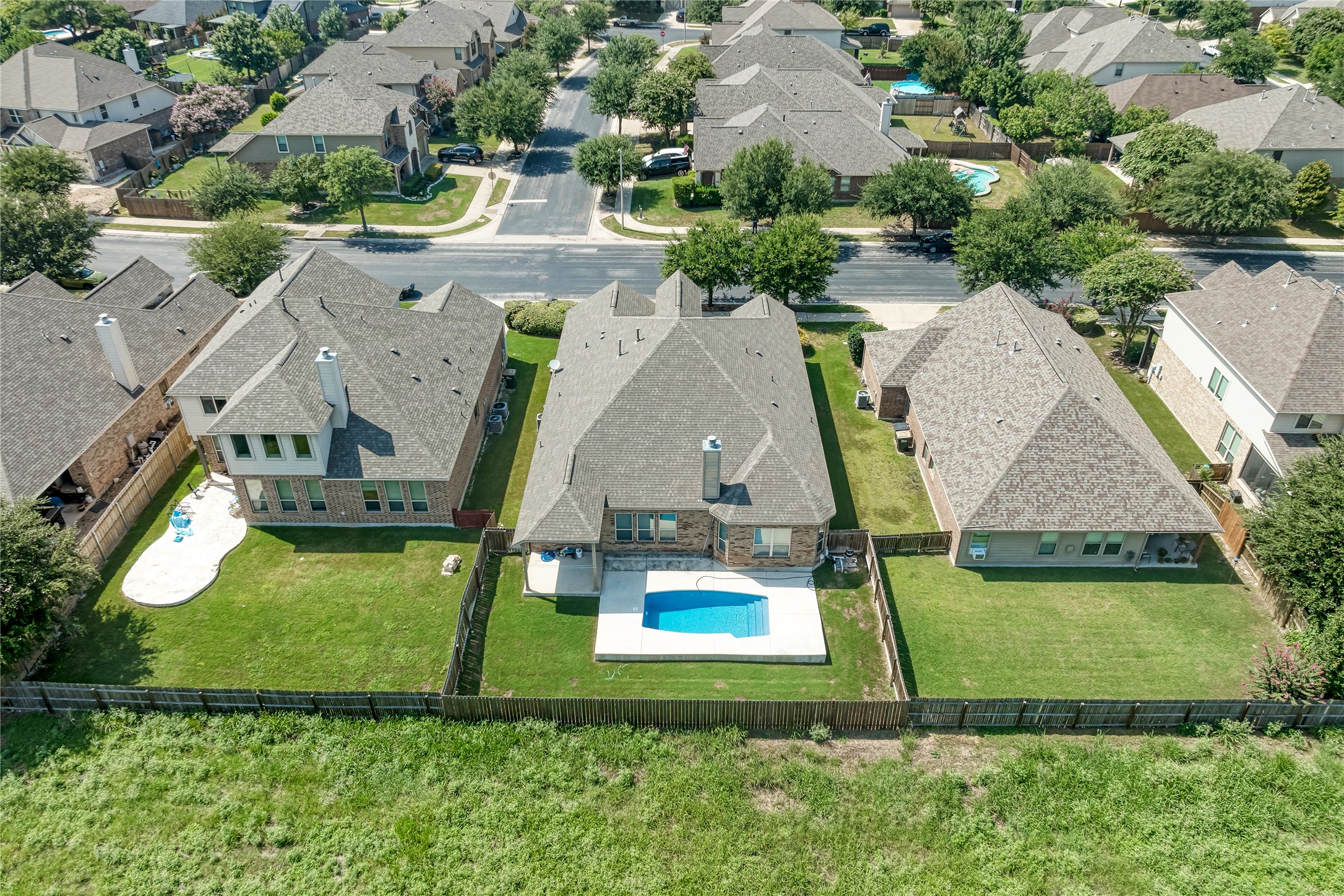 main property photo 24