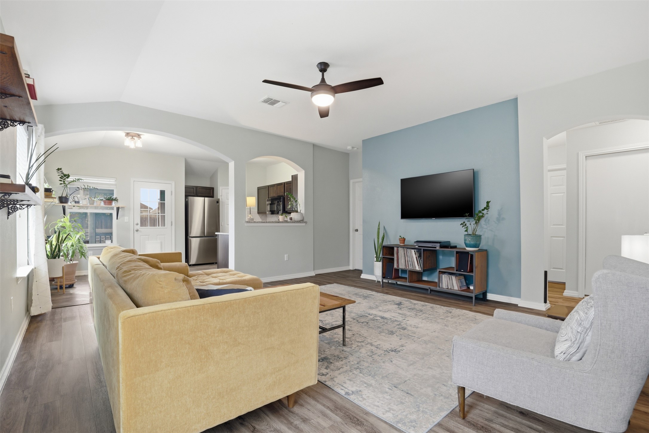 main property photo 5