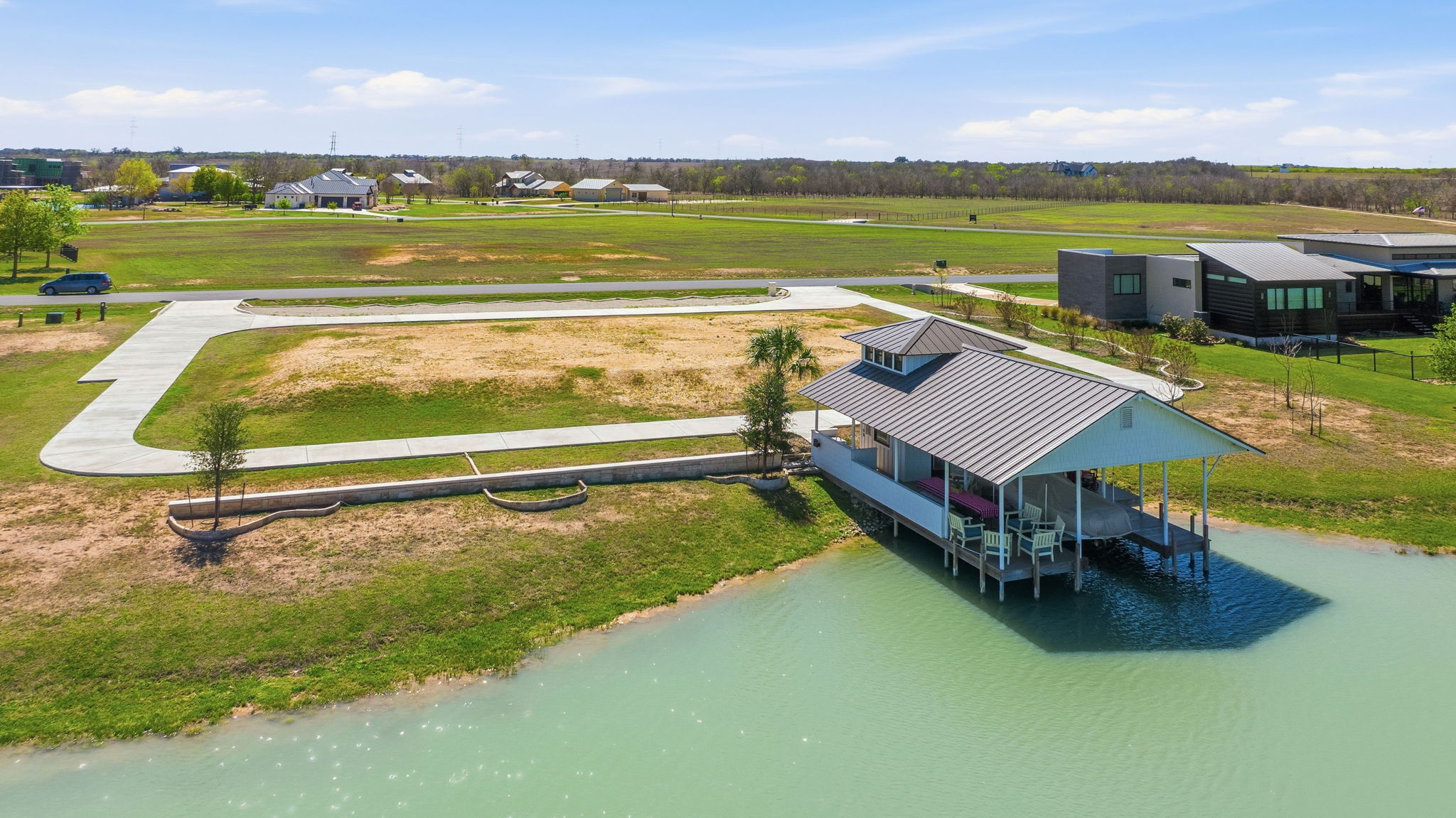 main property photo 32