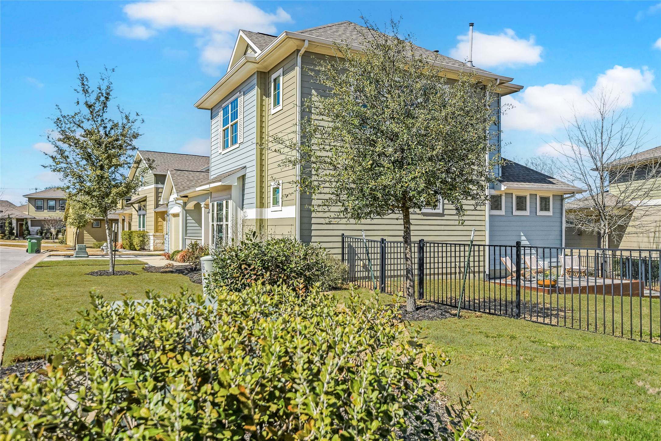 main property photo 18