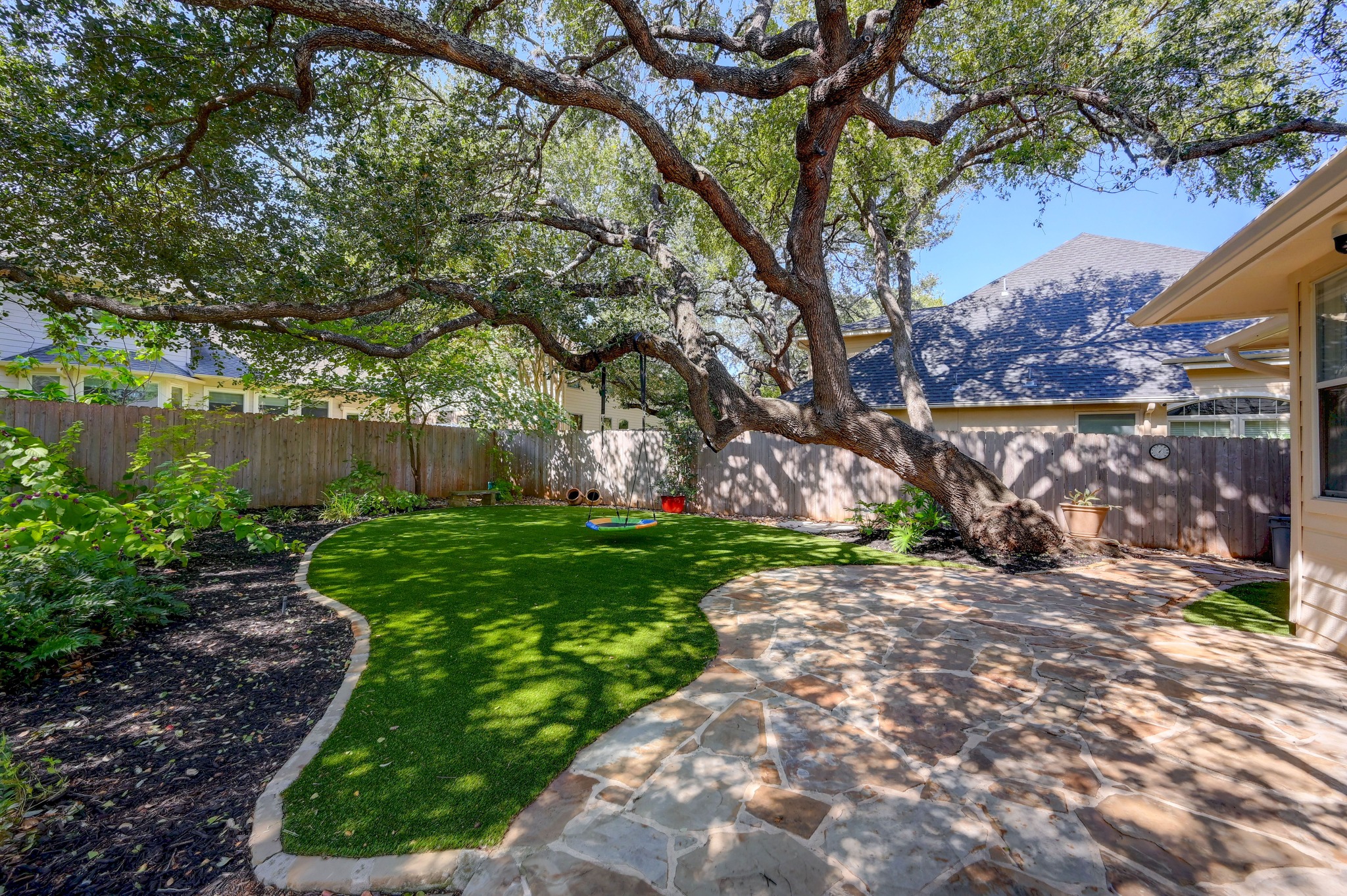 main property photo 30