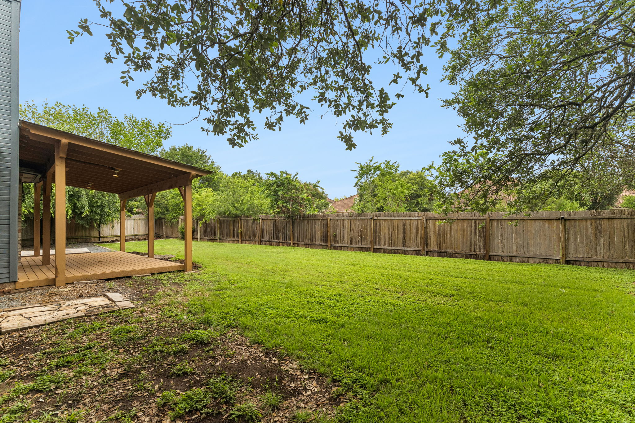 main property photo 32