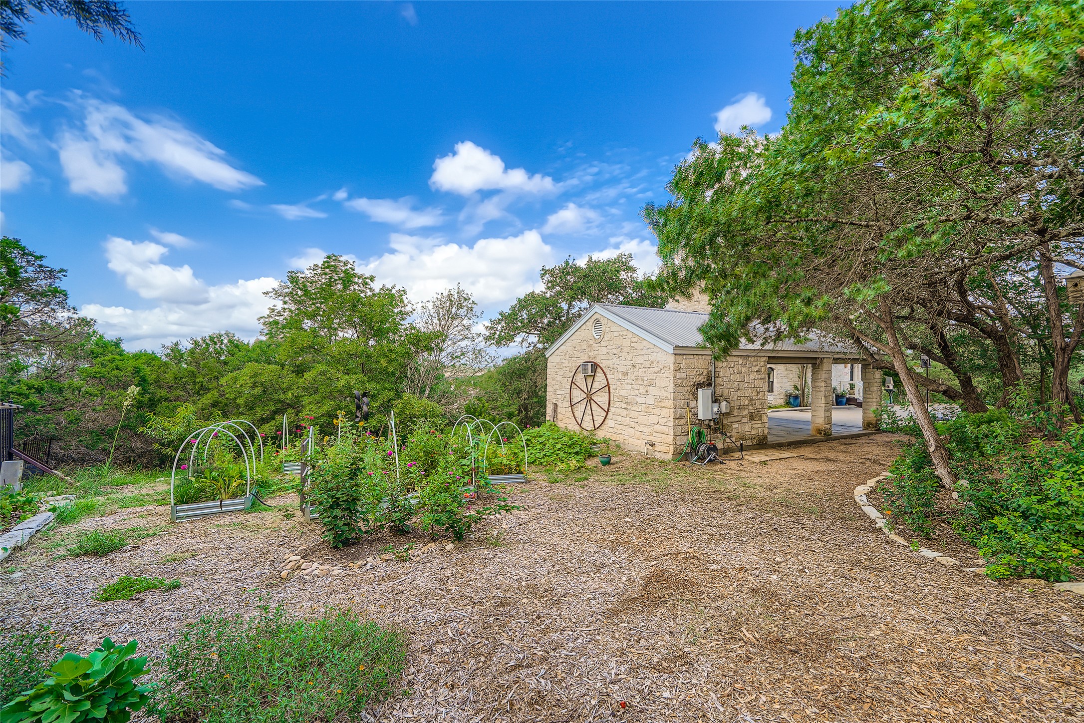 main property photo 24