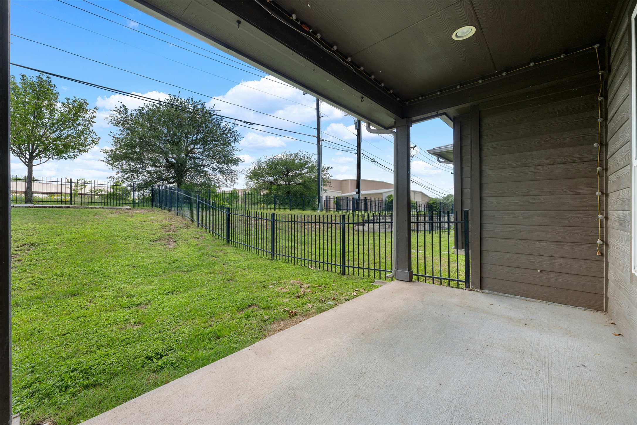 main property photo 34