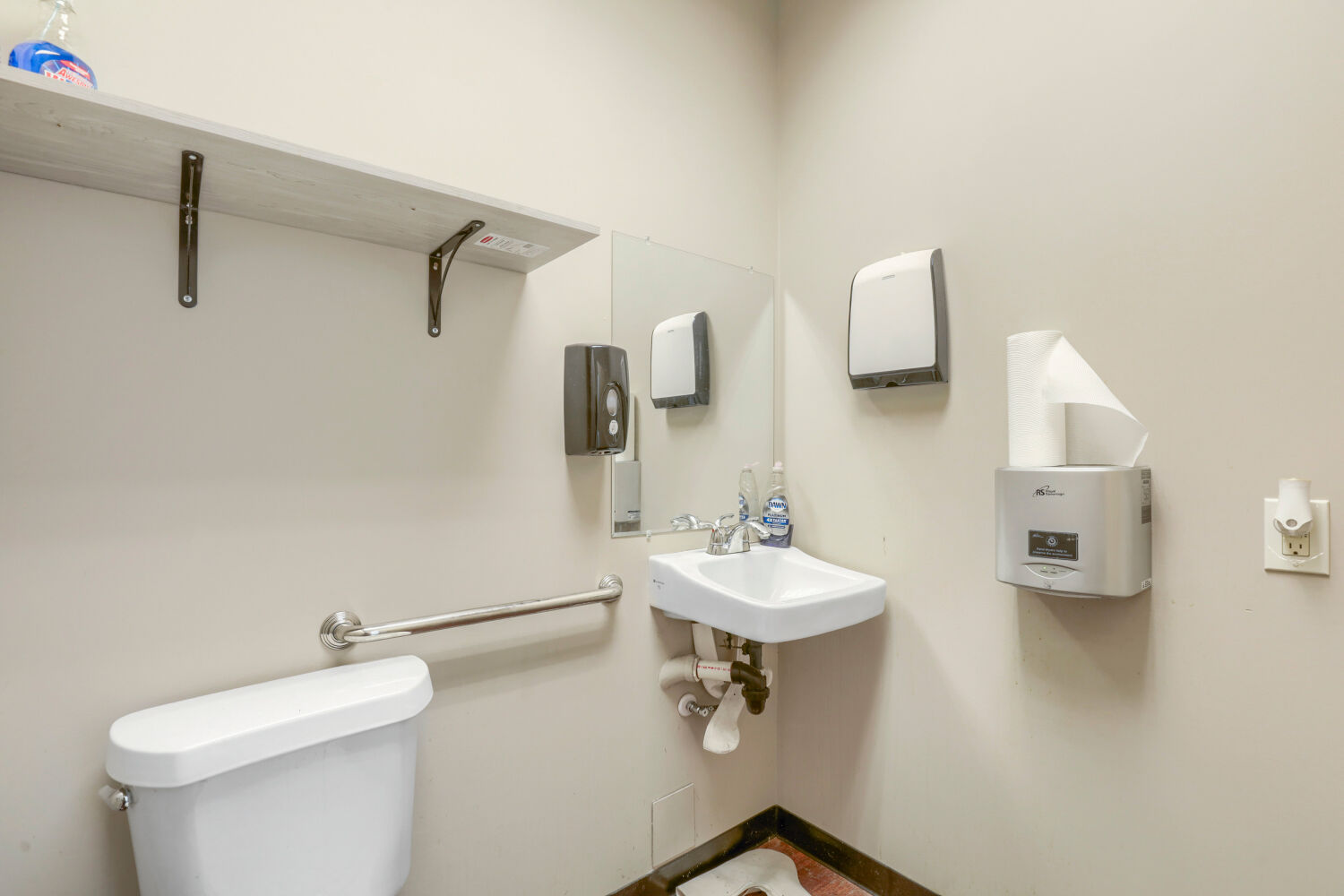main property photo 24
