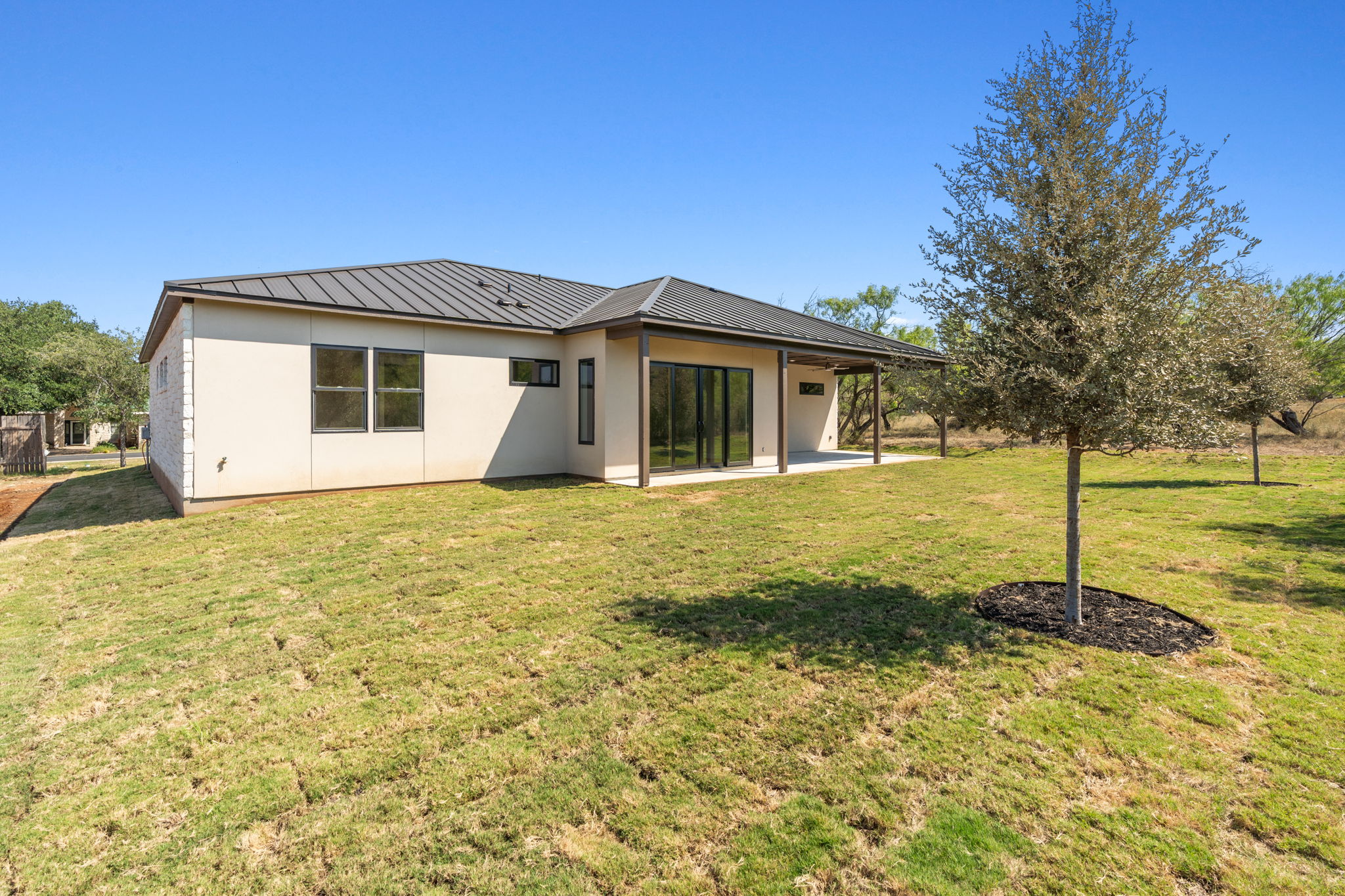 main property photo 27