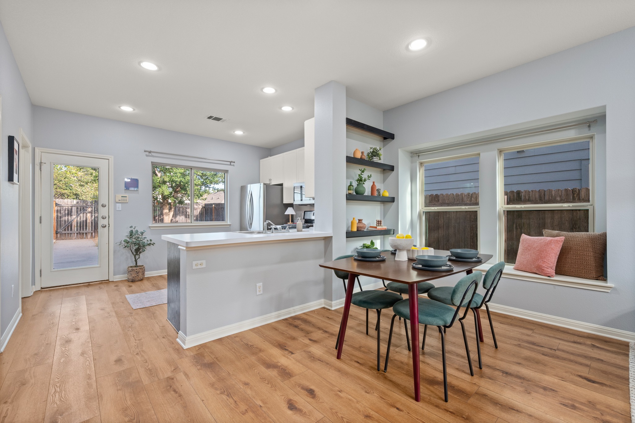 main property photo 7