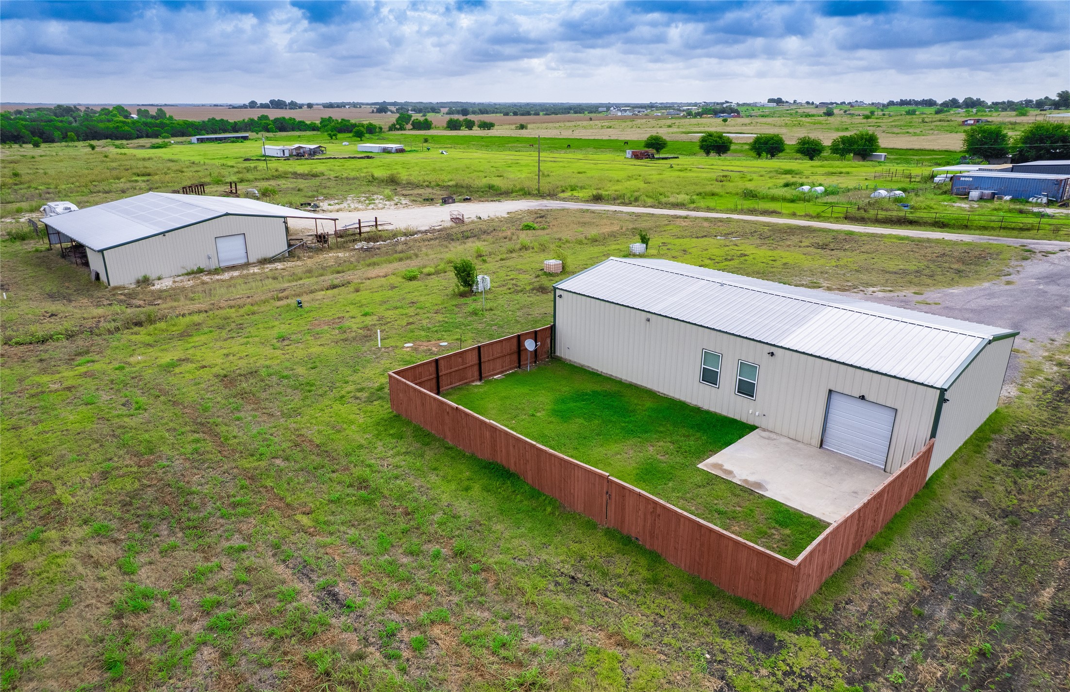 main property photo 18