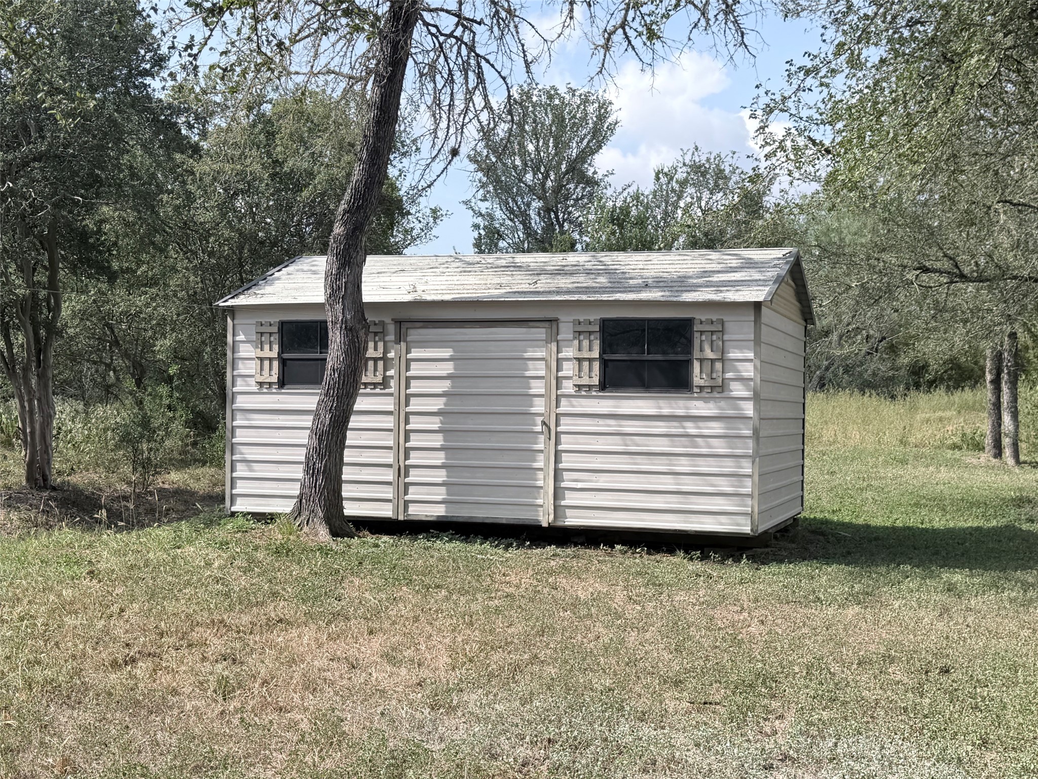 main property photo 32