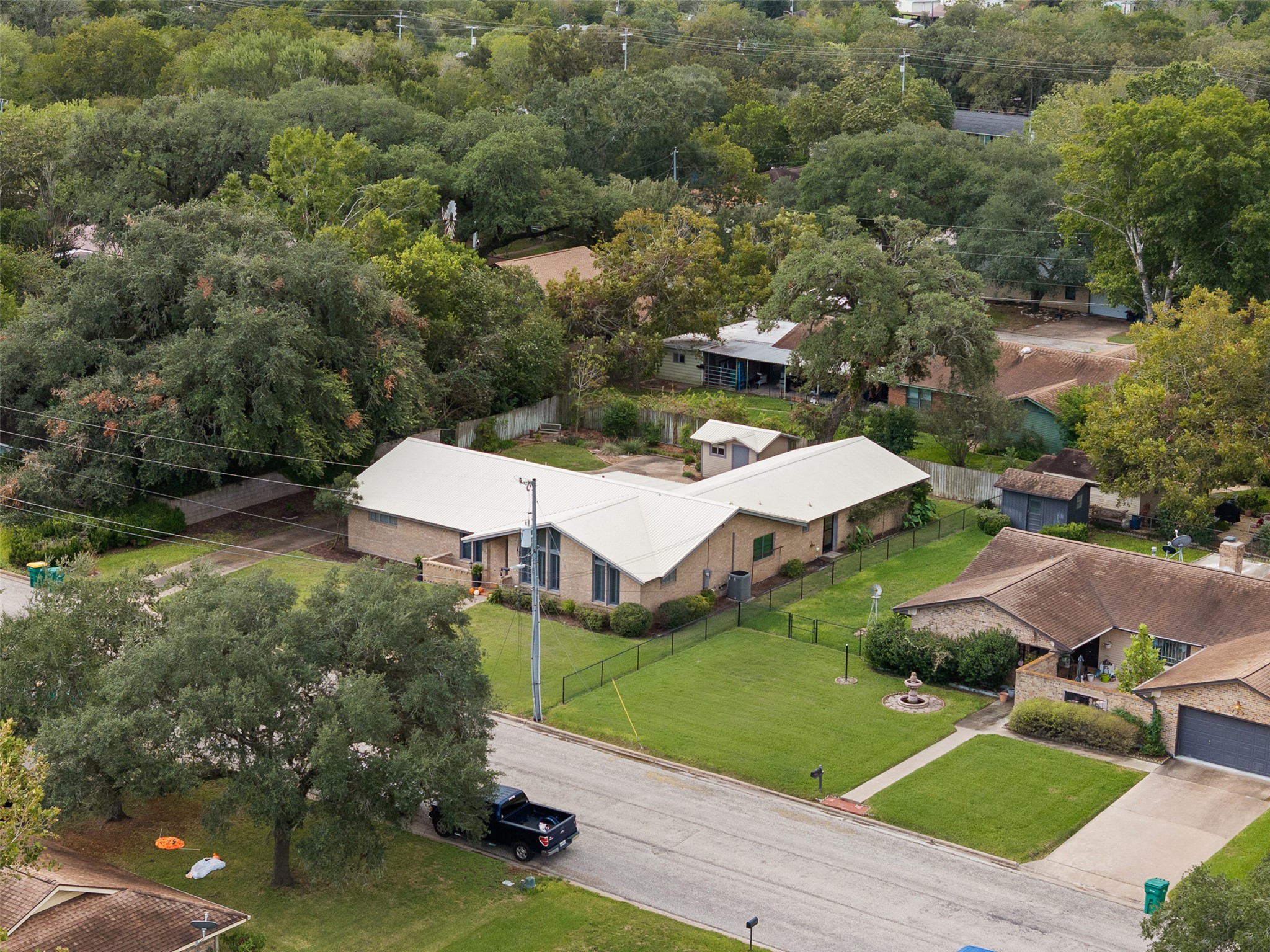 main property photo 33