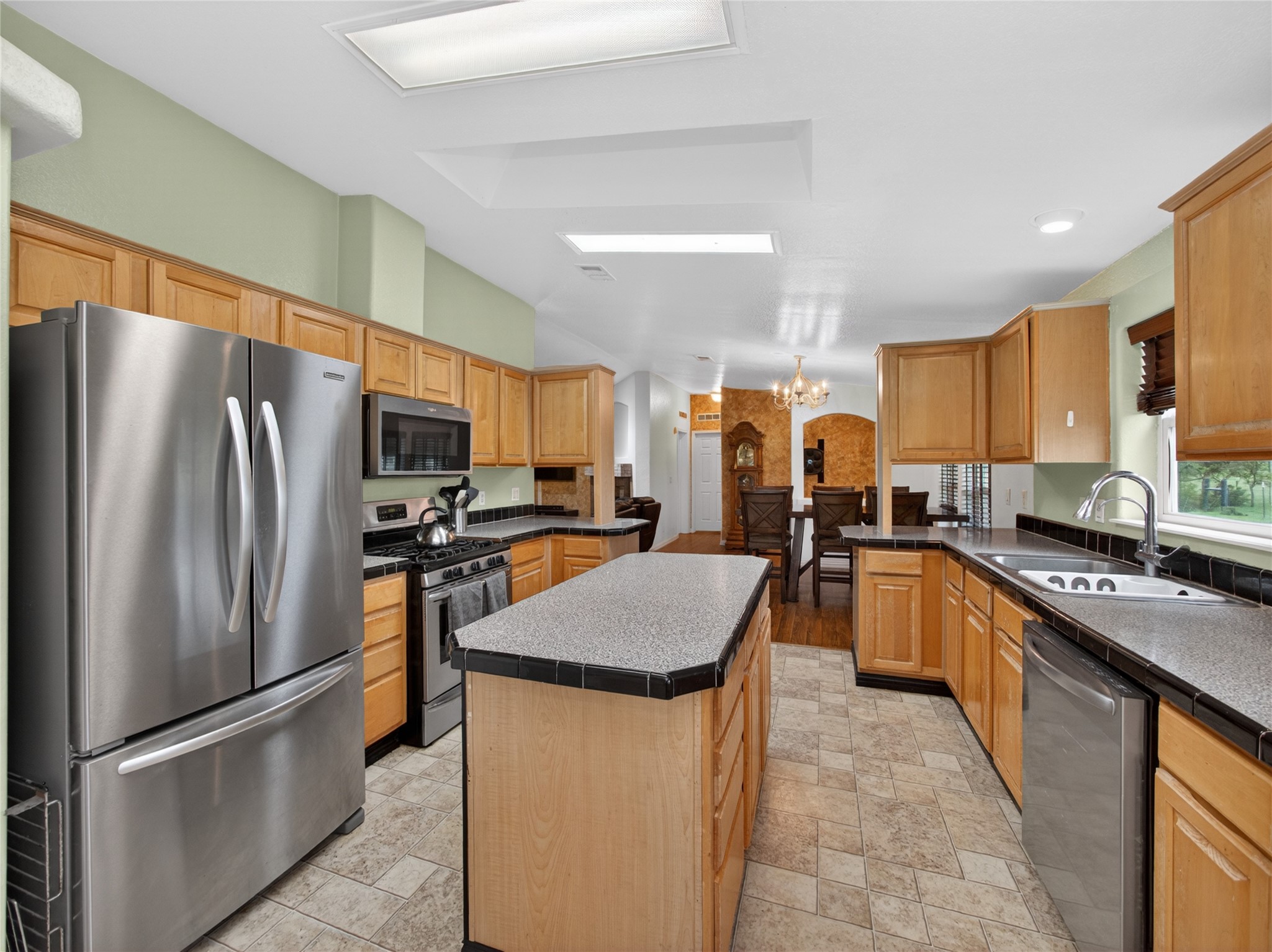 main property photo 6
