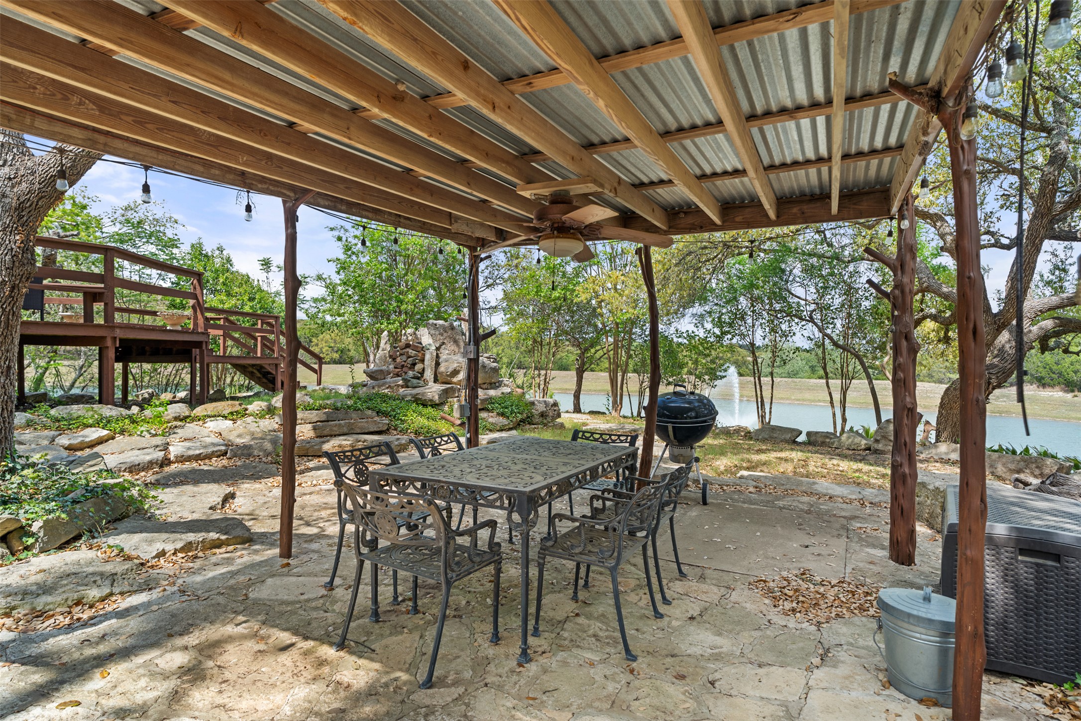 main property photo 28