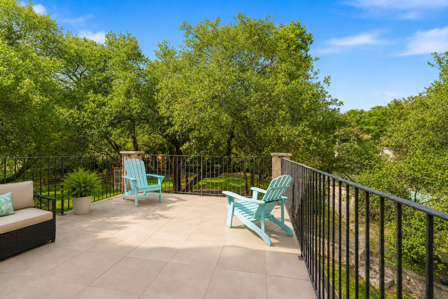 main property photo 31
