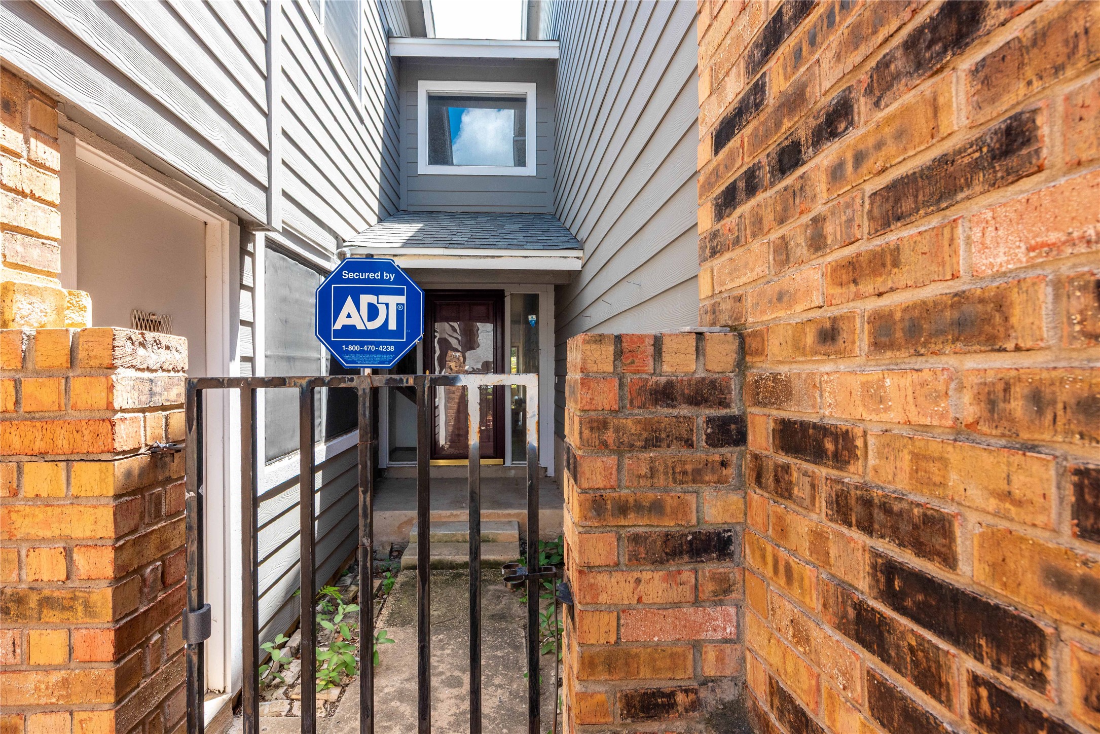 main property photo 13