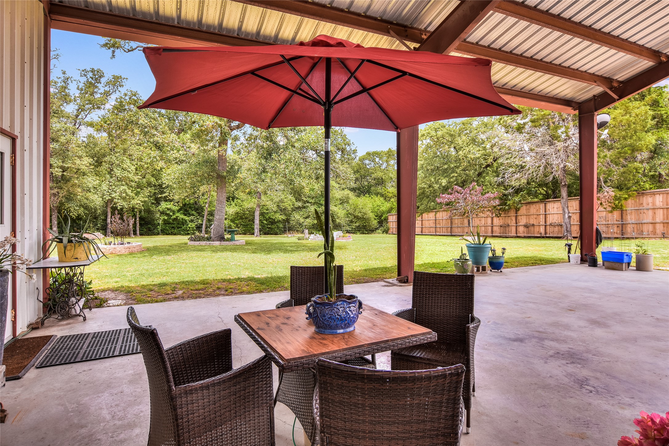 main property photo 23