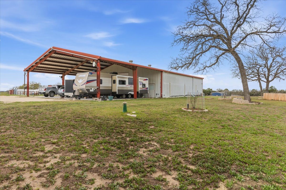 main property photo 28