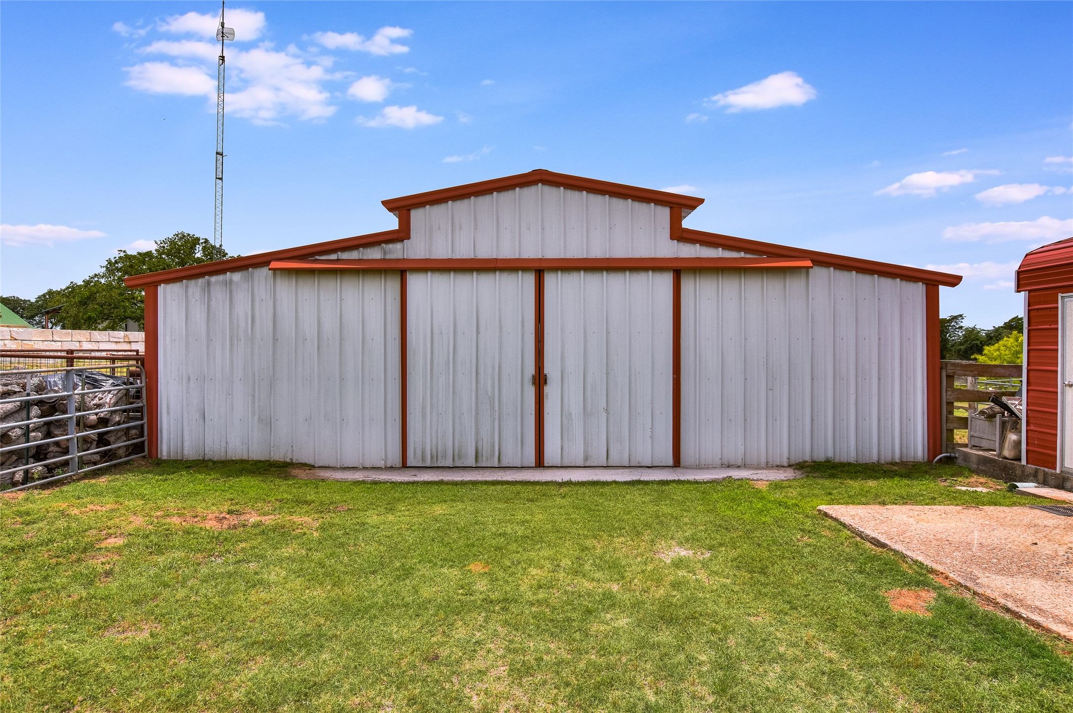 main property photo 33