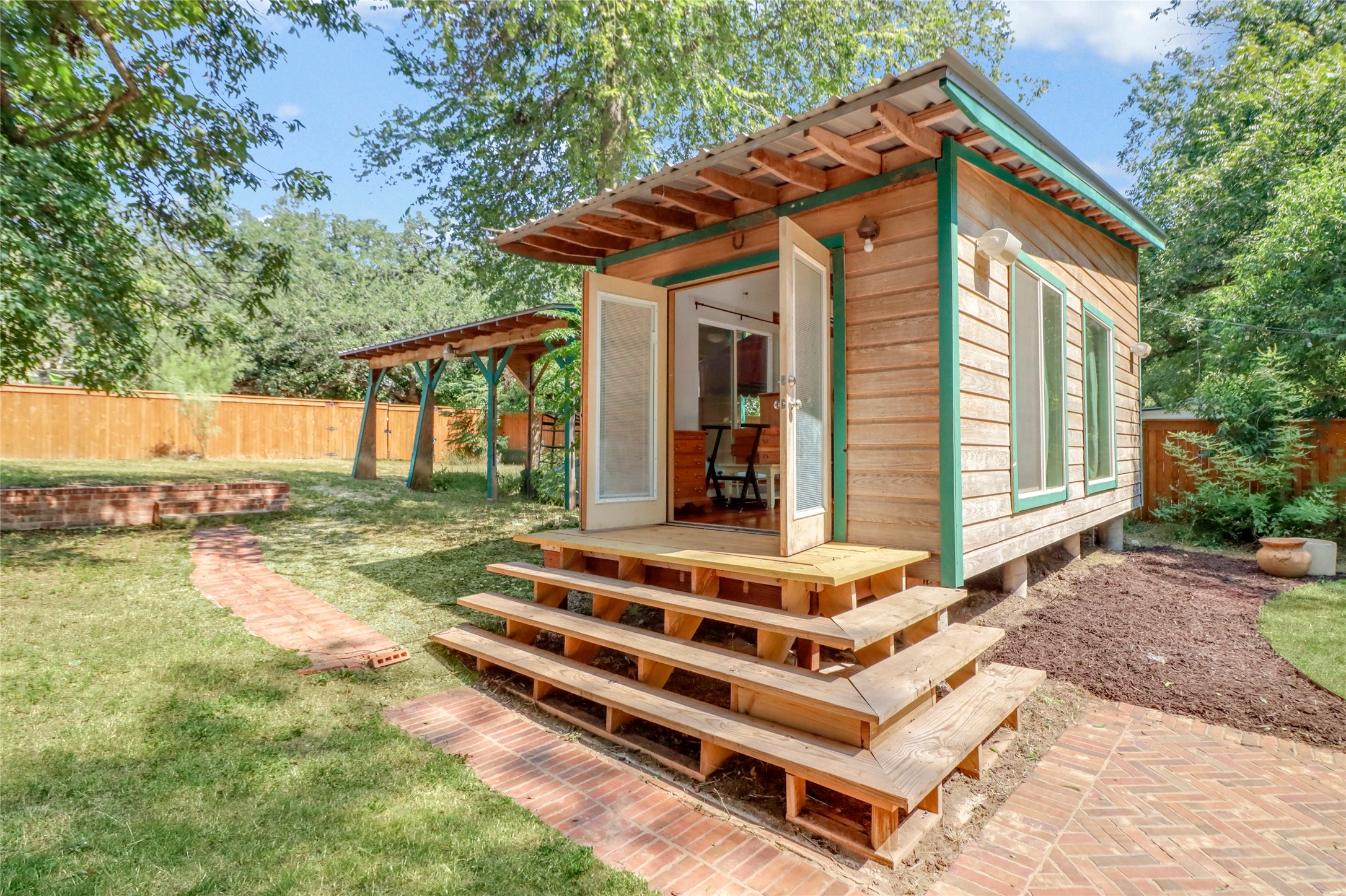 main property photo 29