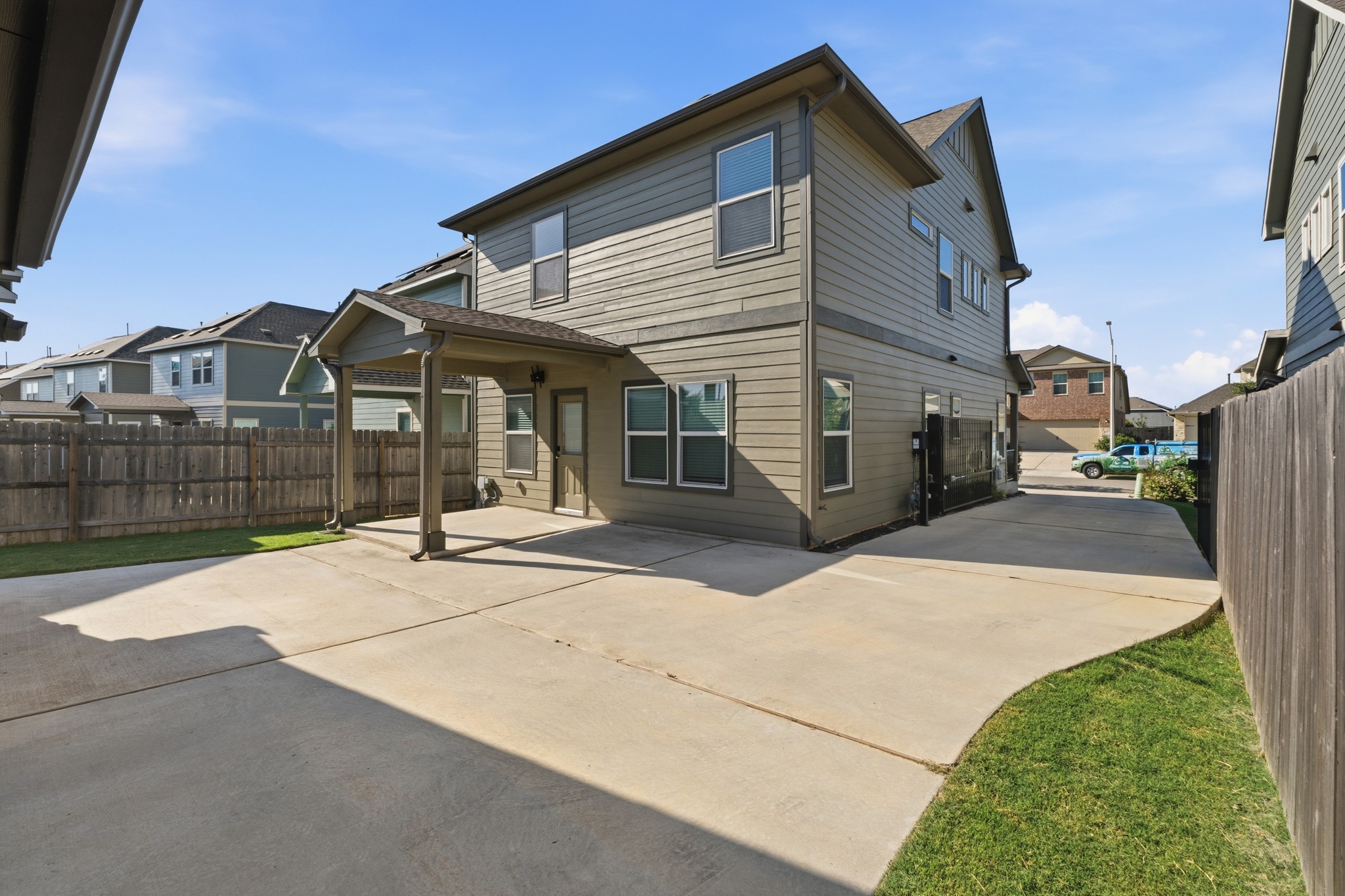 main property photo 25