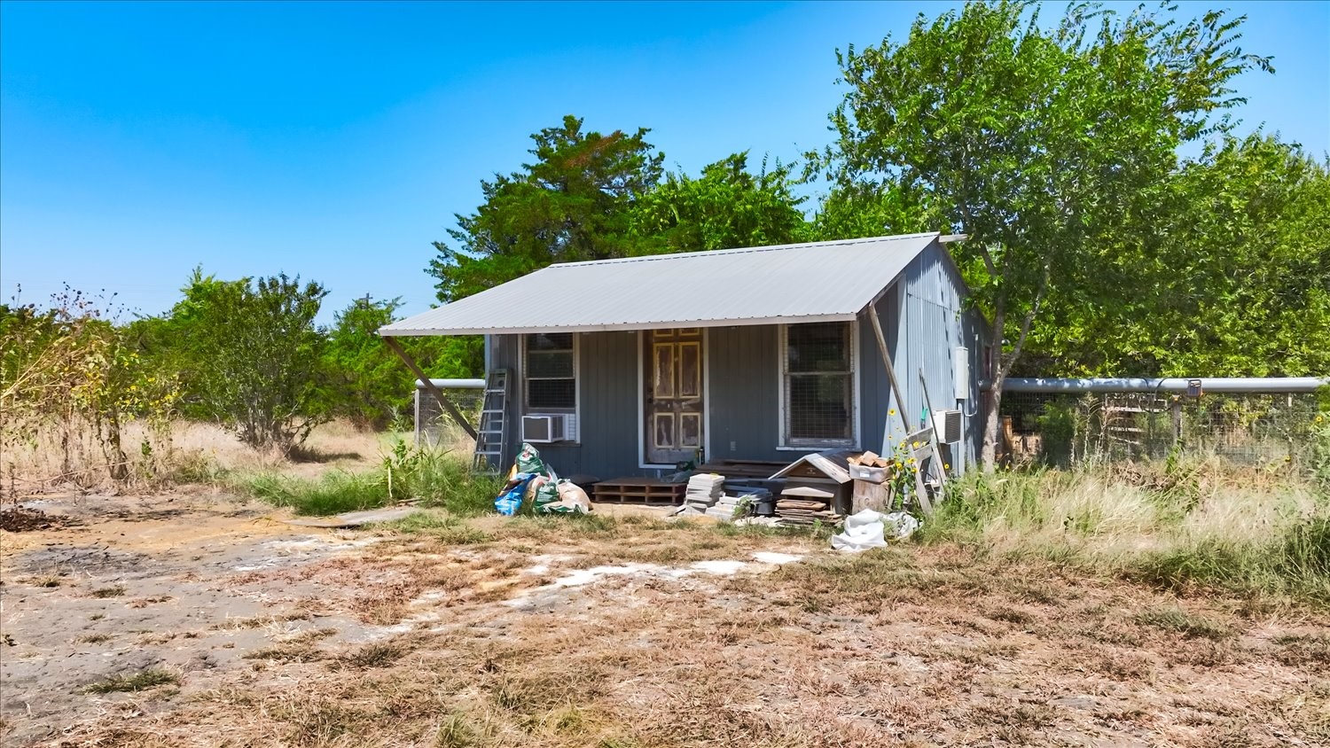 main property photo 14