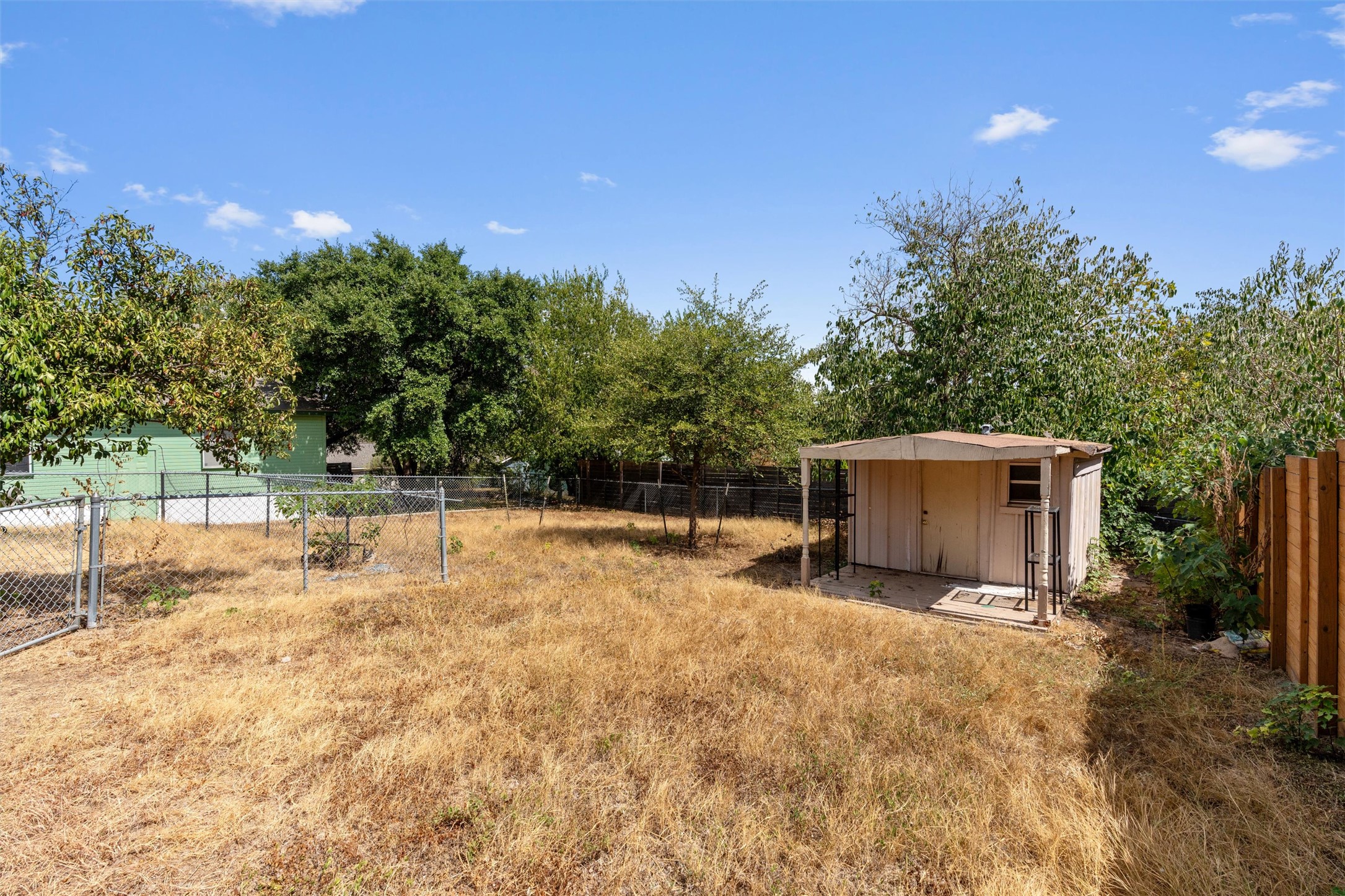 main property photo 18