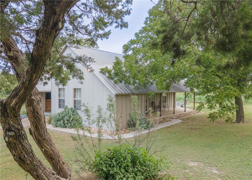 main property photo 16