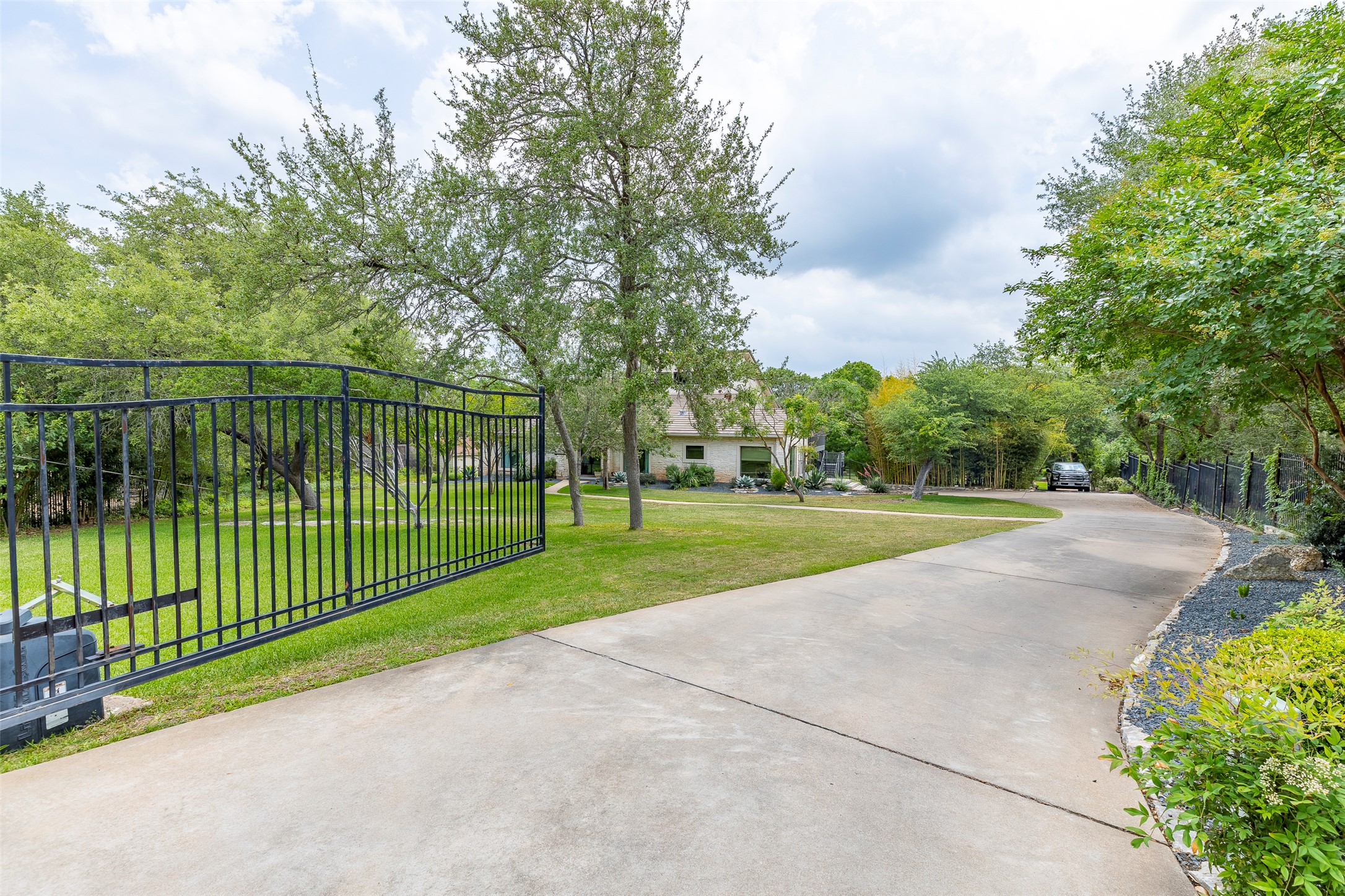 main property photo 37