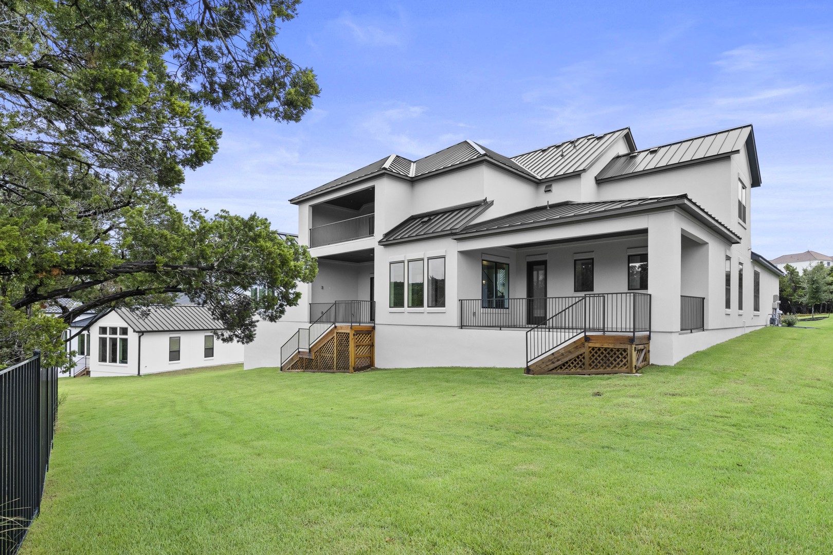 main property photo 17