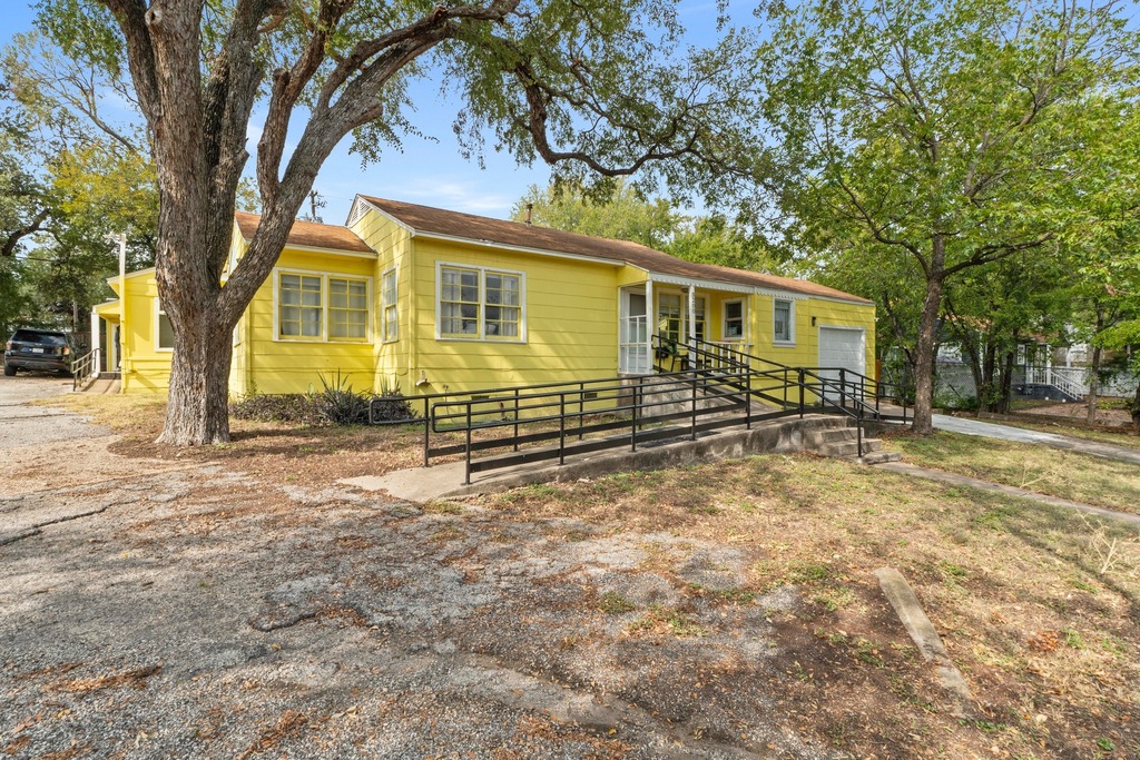 main property photo 4