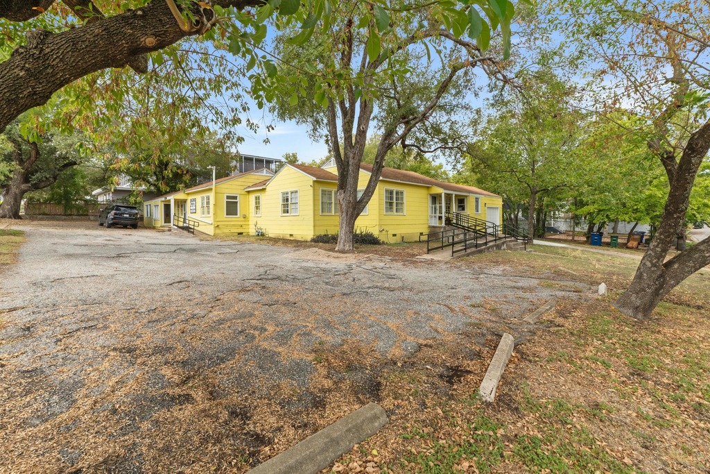 main property photo 7