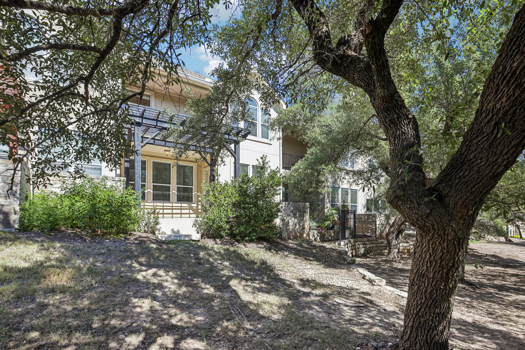 main property photo 30