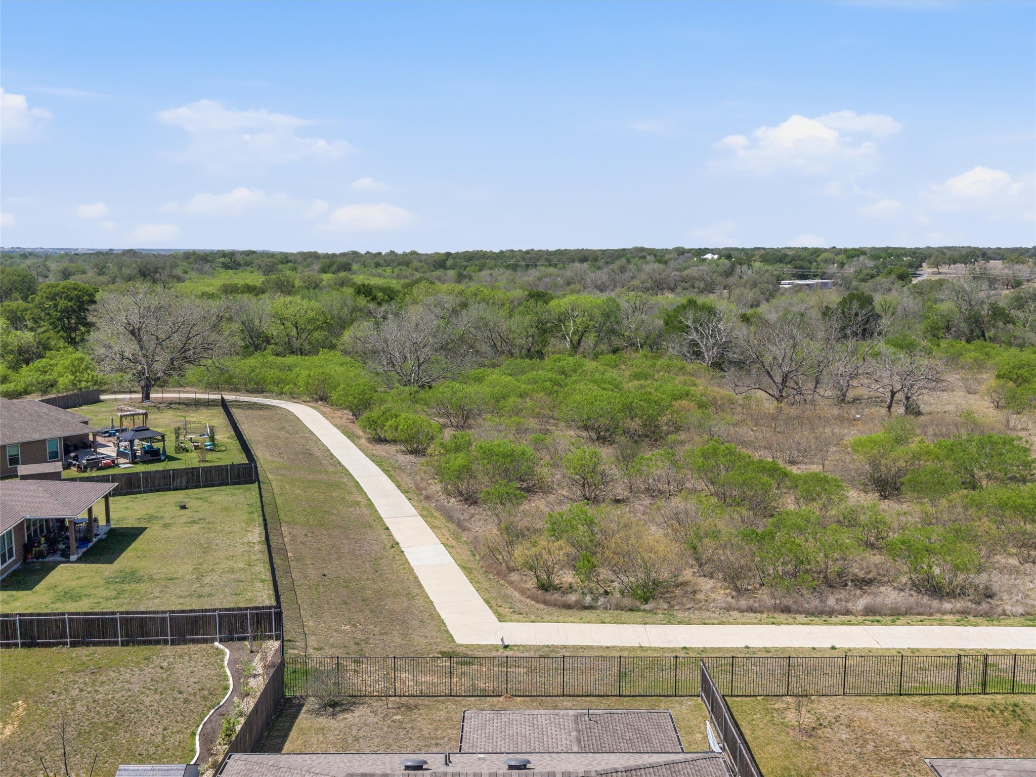 main property photo 31