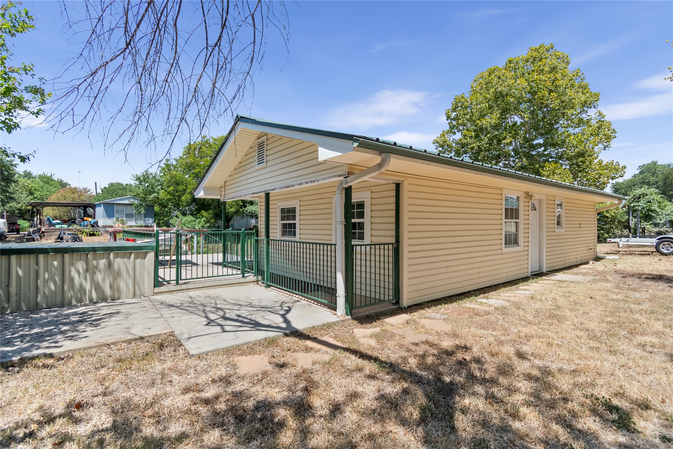 main property photo 3