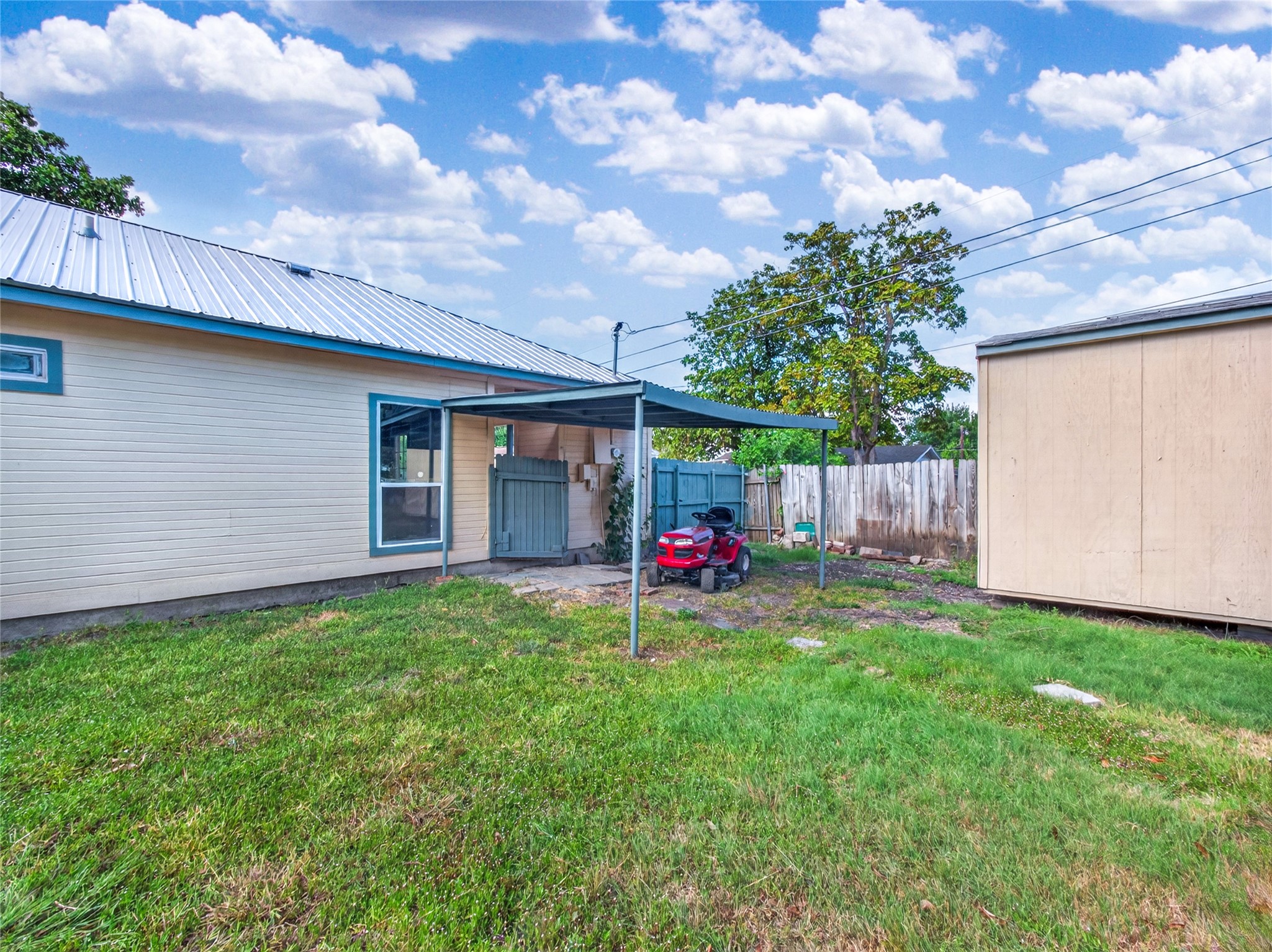 main property photo 22