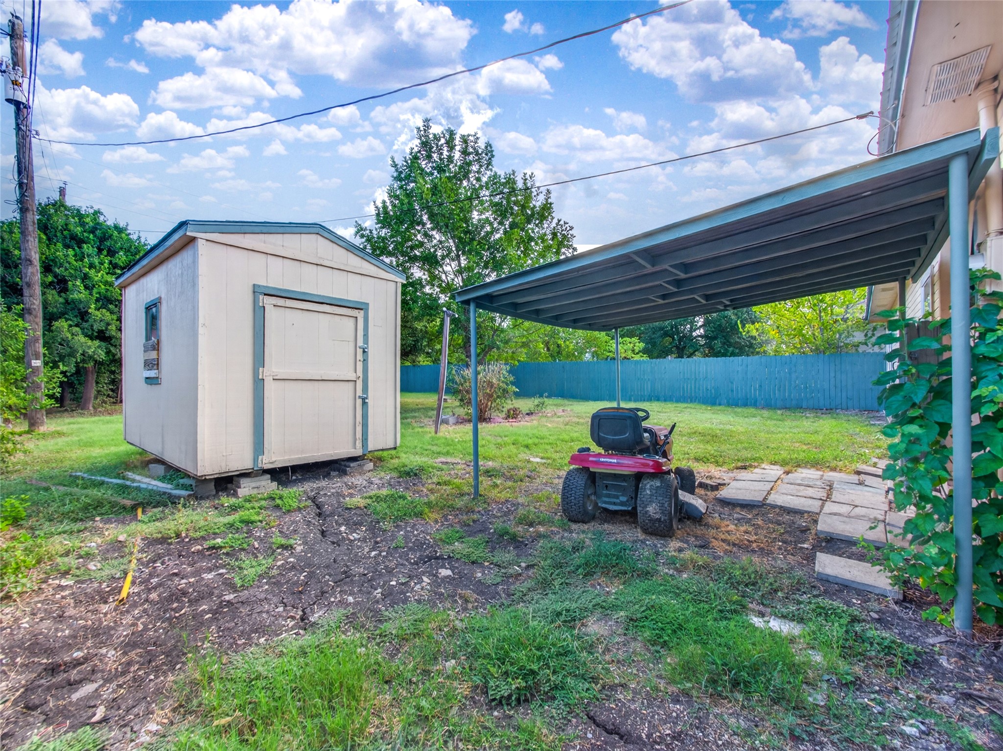 main property photo 29