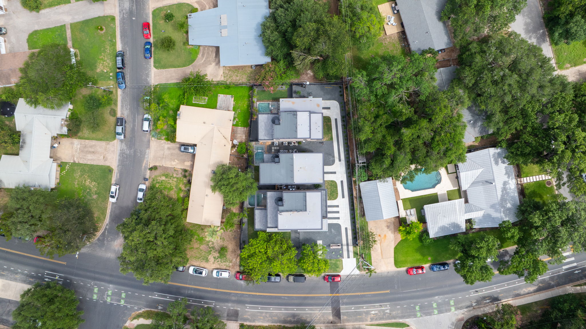 main property photo 34