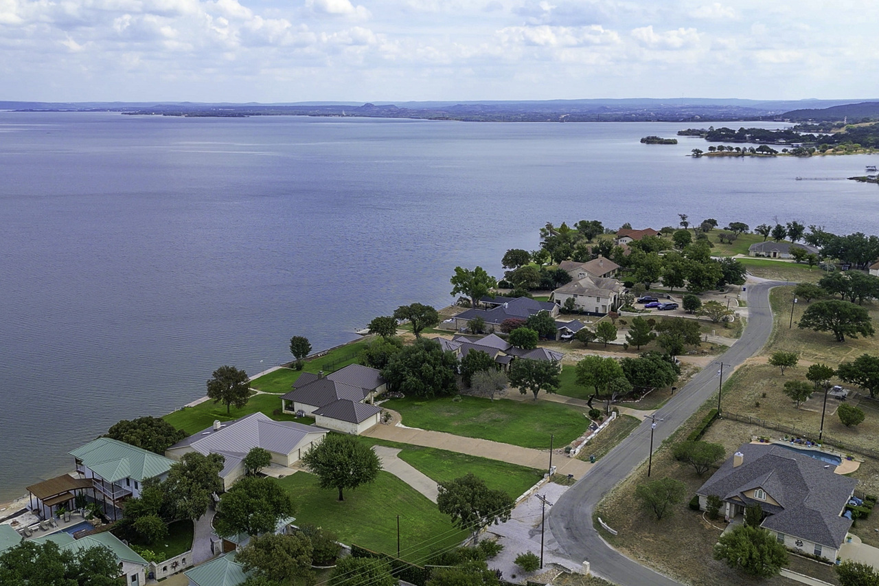 main property photo 38