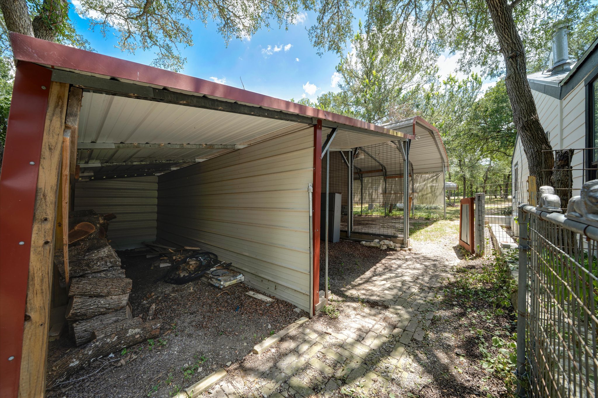 main property photo 29