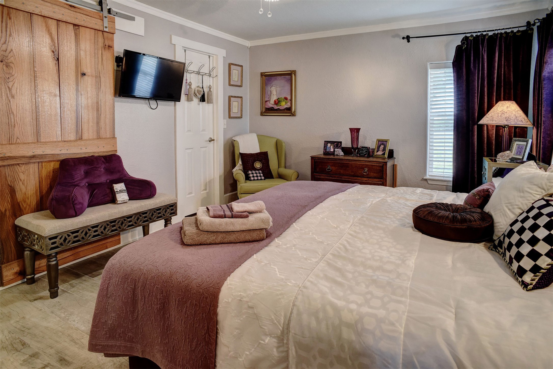 main property photo 20