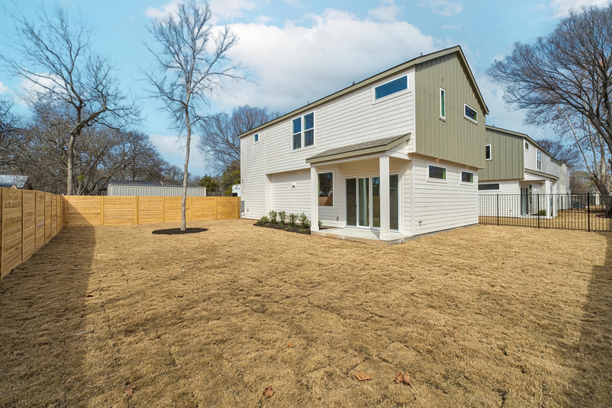 main property photo 22