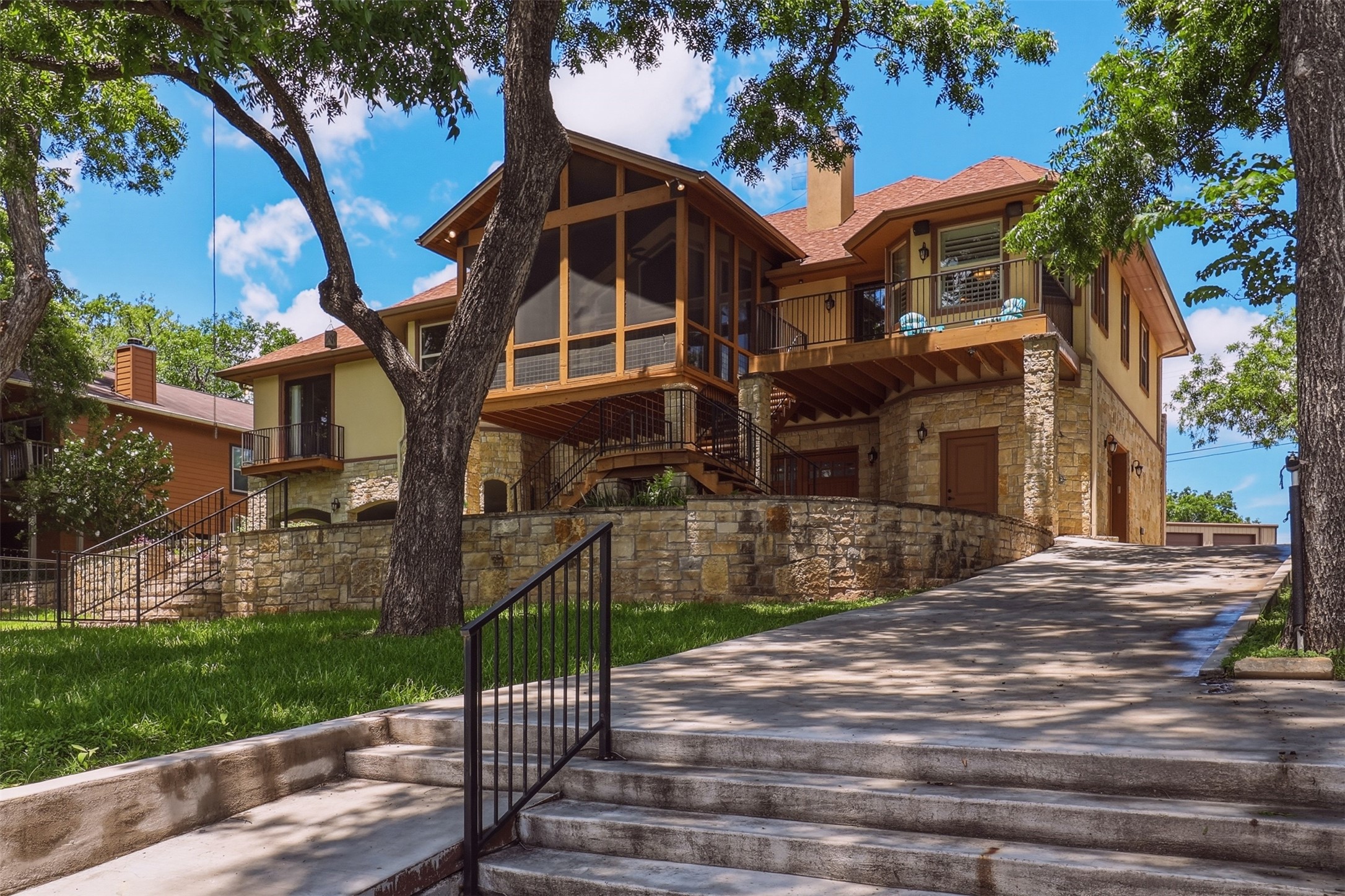 main property photo 14